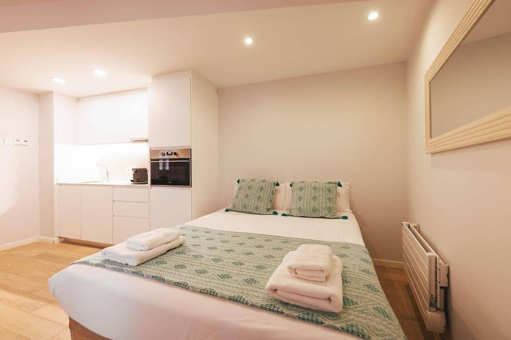 Entire apartment, Barca Studio 1 - Vacation Studio in Girona | Bravissimo in Girona, Gironès