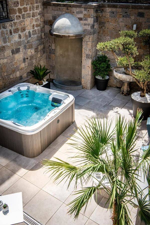 Maison d’hôte pour 2 personnes, avec piscine ainsi que jardin et jacuzzi à Sorrento - 2
