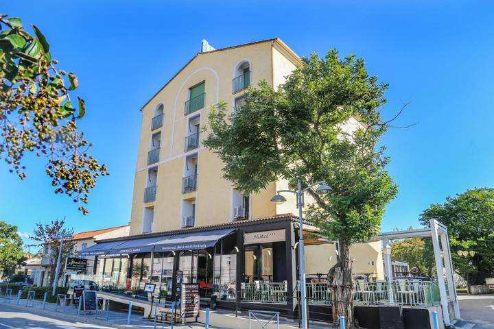 Hôtel pour 2 personnes, avec Balcon et Jacuzzi ainsi que Terrasse et Sauna à Aléria