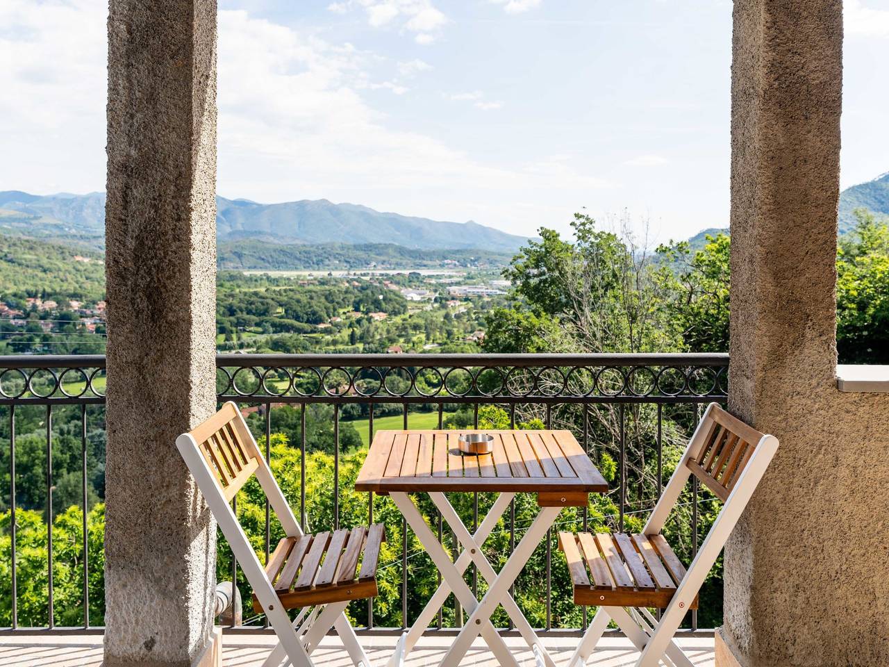 A Tenaia in Garlenda, Riviera di Ponente