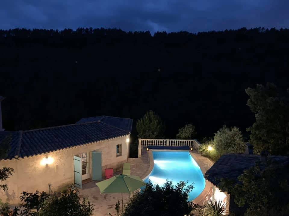 Villa Tiki in Vins-sur-Caramy, Région de Brignoles