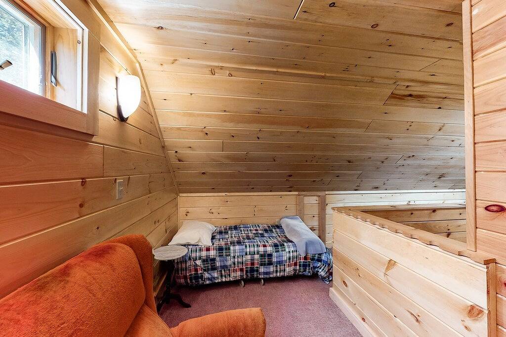 Kabine am See mit Dock, Feuerstelle im Freien, kostenloses Wlan in der Nähe der Stadt - Hunde Ok! in Moosehead Lake