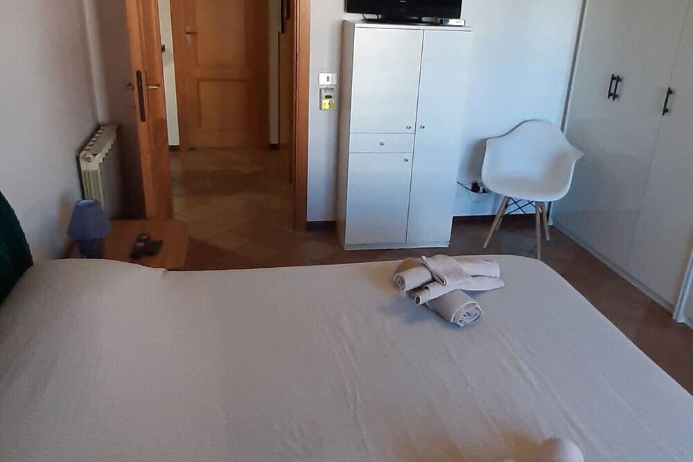 Casa de vacaciones 'Villetta Indipendente' con terraza privada, Wi-Fi y aire acondicionado in Nettuno, Provincia de Roma