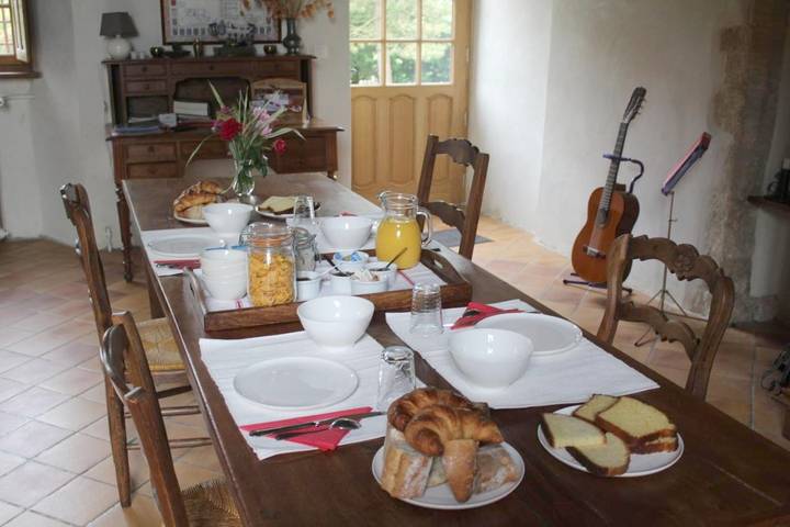 Location de vacances pour 2 personnes, avec vue ainsi que terrasse et jardin à Marchésieux - 4