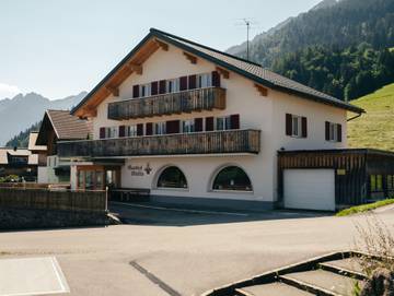Ferienwohnung für 10 Personen, mit Balkon, kinderfreundlich in Raggal
