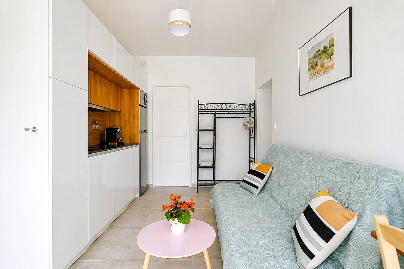 Studio entier, Studio « Jk » avec terrasse privée et Wi-Fi in Roquevaire, Côte méditerranéenne (France)