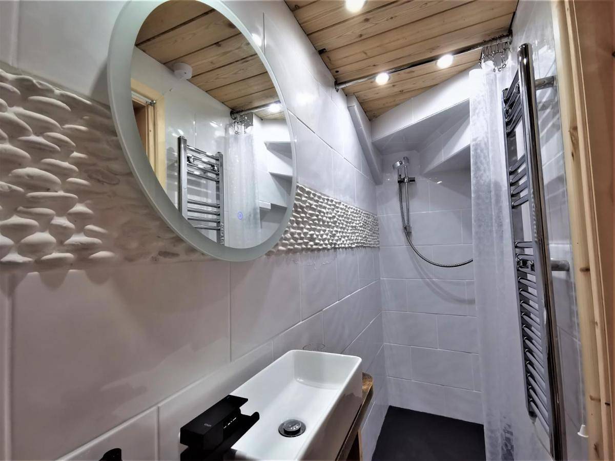 Anchoragewells King and Doubles on Room-Only or the Entire Cottage for 8 with 4 Ensuite Rooms in Wells-next-the-Sea, Norfolk Coast