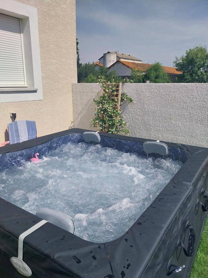 Location de vacances pour 5 personnes, avec jacuzzi ainsi que terrasse et jardin à Canet - 3