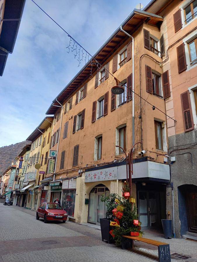 Chambre d’hôte pour 2 personnes, avec vue et terrasse à Moûtiers