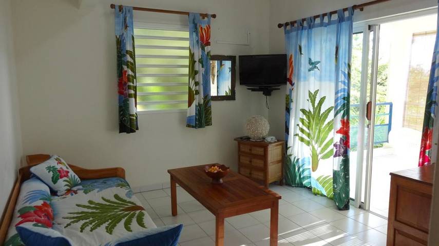 Location de vacances pour 3 personnes, avec jardin ainsi que vue et piscine, animaux acceptés dans Marina du Marin - 4