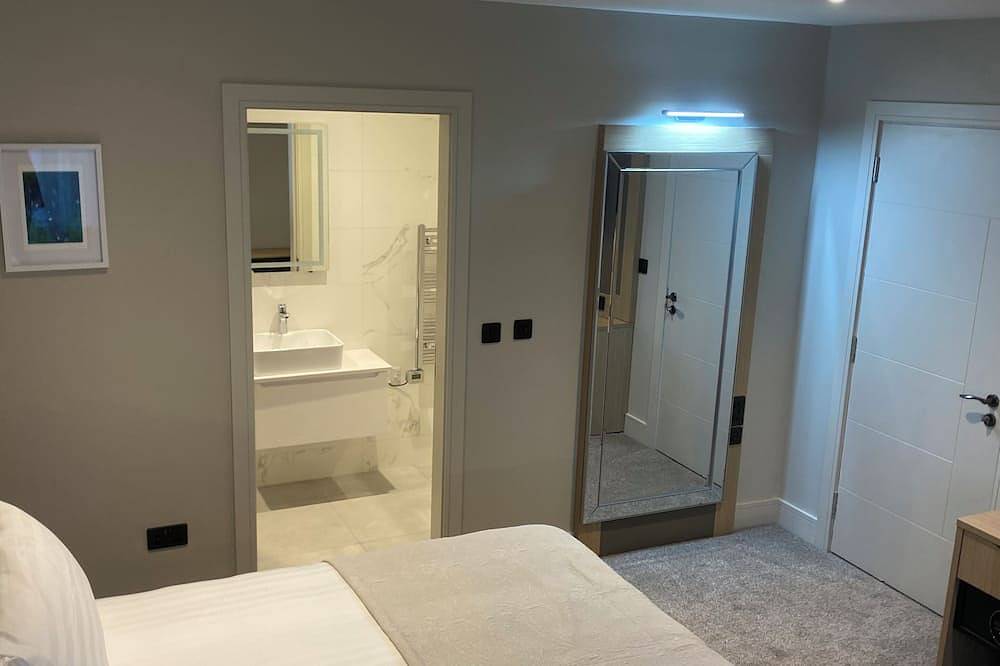 Domain luxury accommodation, 5 mins walk to centre\nkillarney , co Kerry in Scrahane, Killarney