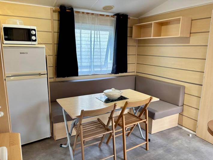 Location de vacances pour 6 personnes, avec terrasse et piscine à Angles - 2