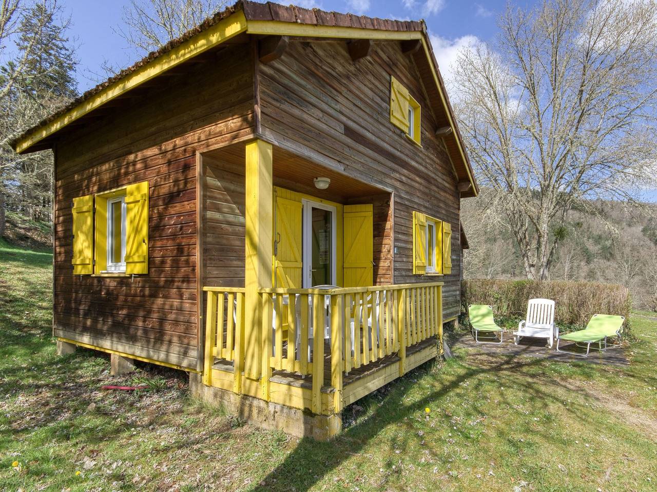 Chalet pour 5 personnes avec mezzanine in Saint-Jacques-d'Ambur, Puy-de-Dôme