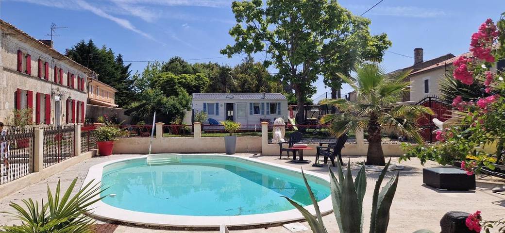 Gîte pour 4 personnes, avec piscine et jardin à Saint-Ciers-sur-Gironde