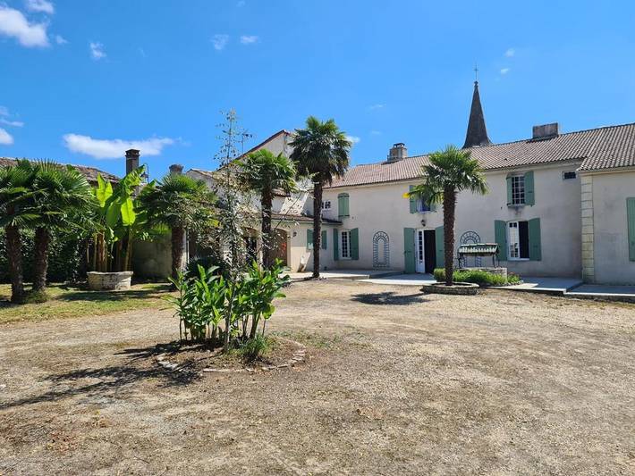 Location de vacances pour 2 personnes, avec jardin ainsi que vue et piscine à Soubran - 3