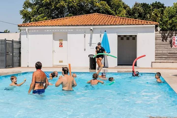 Camping für 6 Personen, mit Terrasse und Pool in der Pays de la Loire - 3