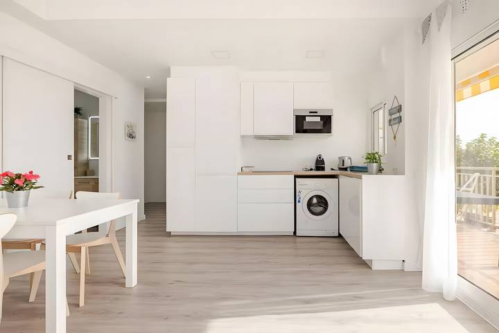 Hel lejlighed, Apartment in Salou-with Sea View, Wi-Fi and Air Conditioning in Salou, Costa Dorada