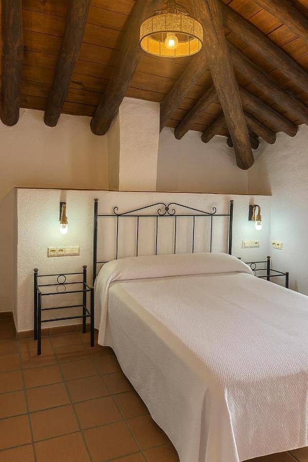 Hotel para 2 personas, con Terraza y Jardín además de Piscina y Vistas en Montecorto - 4
