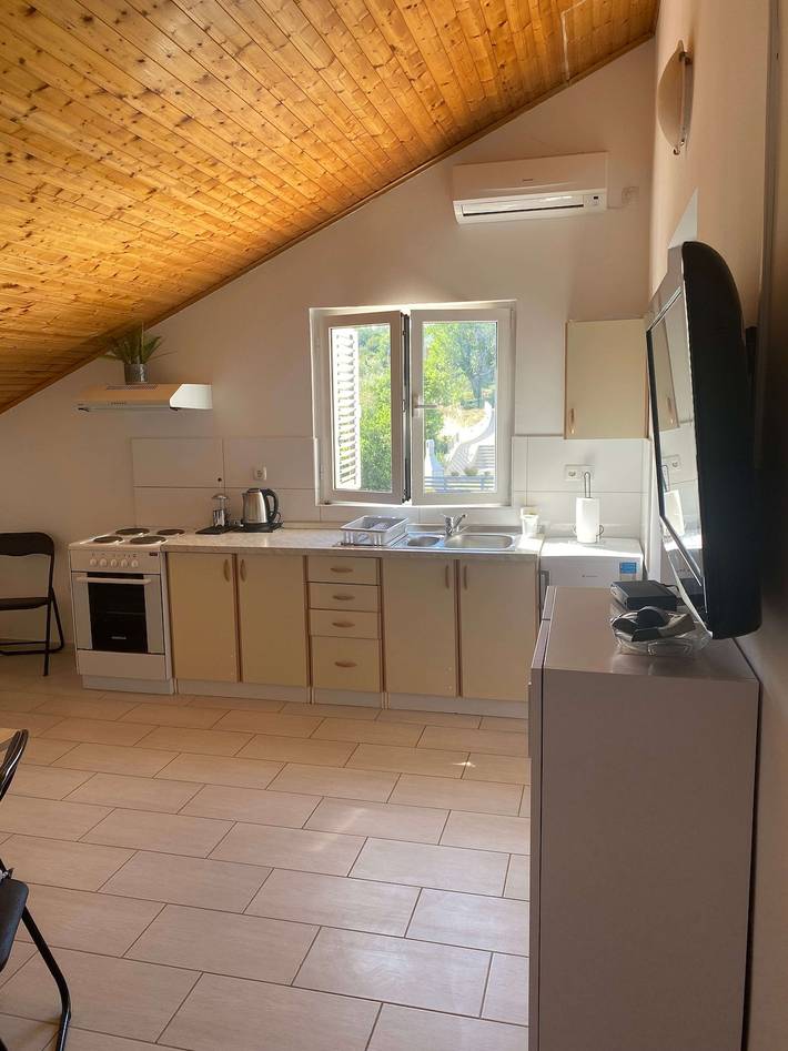Ganze Wohnung, 1-Zimmer-Ferienwohnung mit Balkon und Meerblick Preko, Ugljan A-23327-a in Plaža Jaz, Poljana