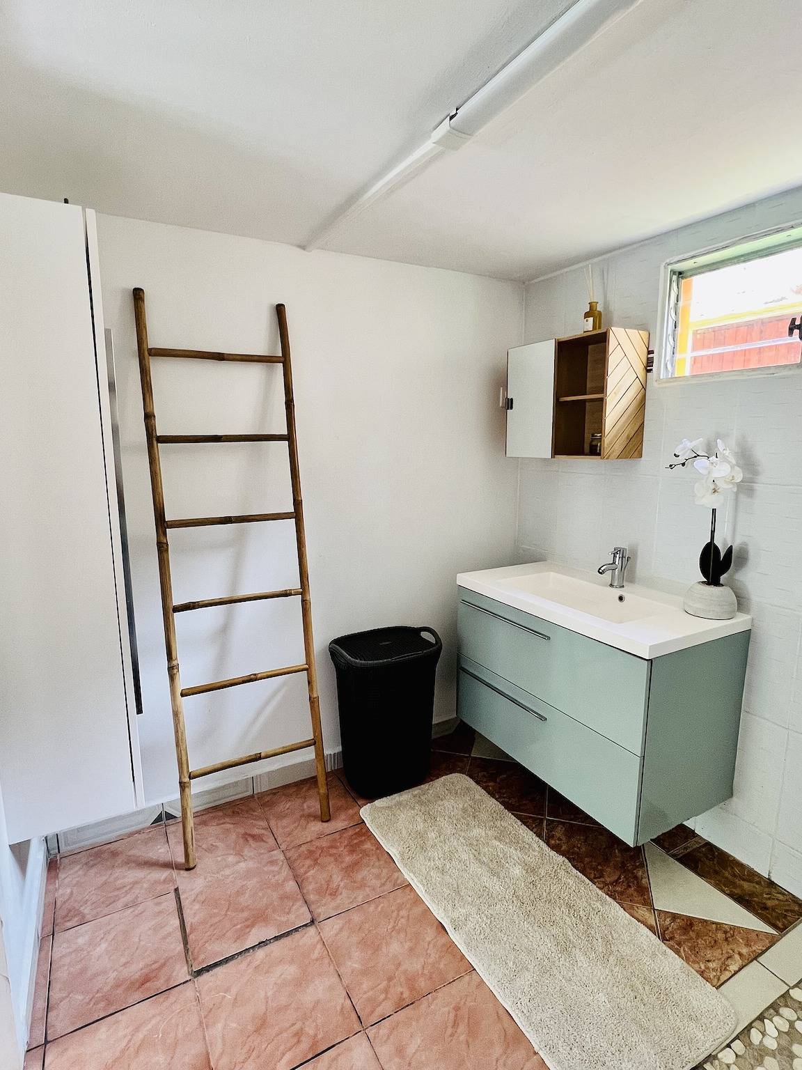 Apartamento entero, Apartamento encantador en Petit-Bourg / 73 m² / Vista al jardín in Petit-Bourg, Guadalupe