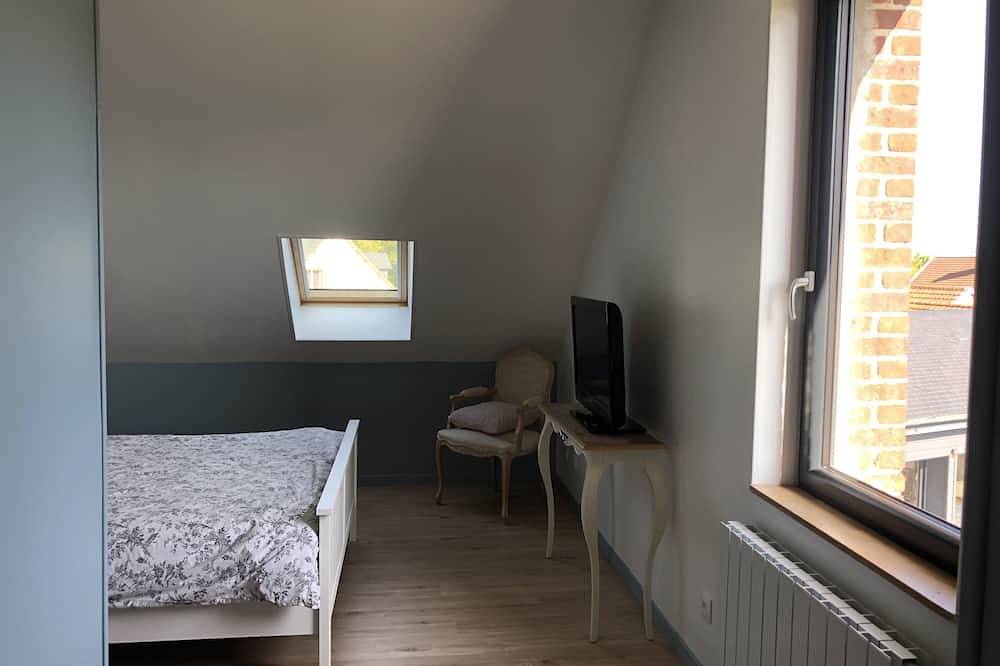 Cottage romantique au calme à 3 minutes d'Etretat avec jardin - parking gratuit in Le Tilleul, Région du Havre