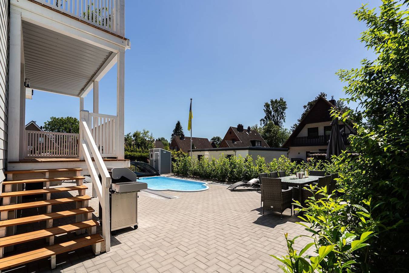 Ganze Wohnung, Moderne und große Ferienwohnung mit beheiztem Pool und Terrasse nahe der Ostsee in Ratekau, Ostholstein