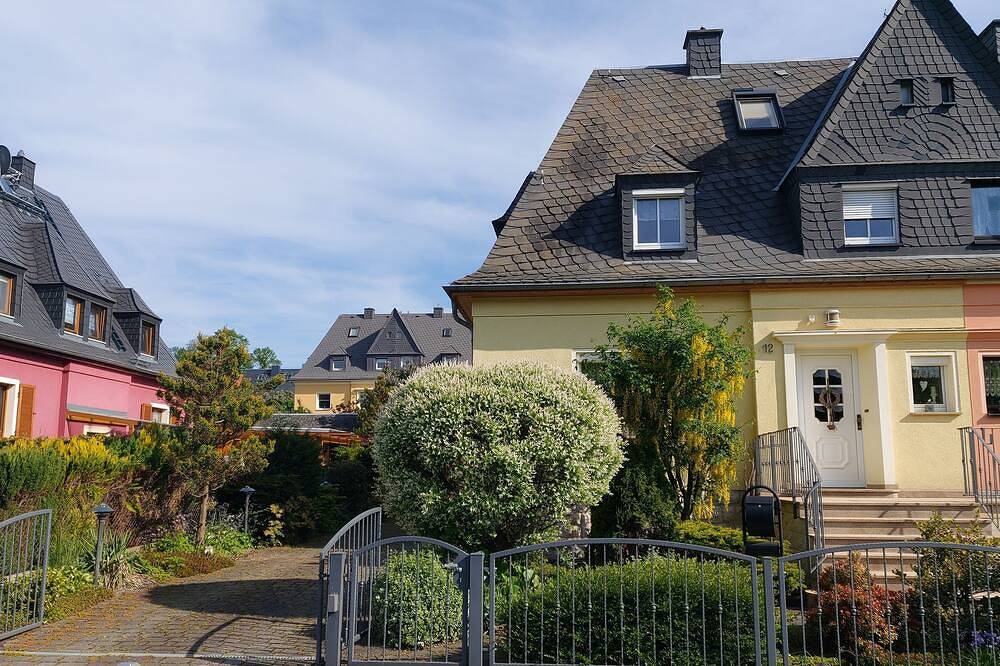 Traumhaftes Ferienhaus mit Garten, Terrasse, Spielplatz & E-Ladesäule in Bad Gottleuba-Berggießhübel, Elbsandsteingebirge