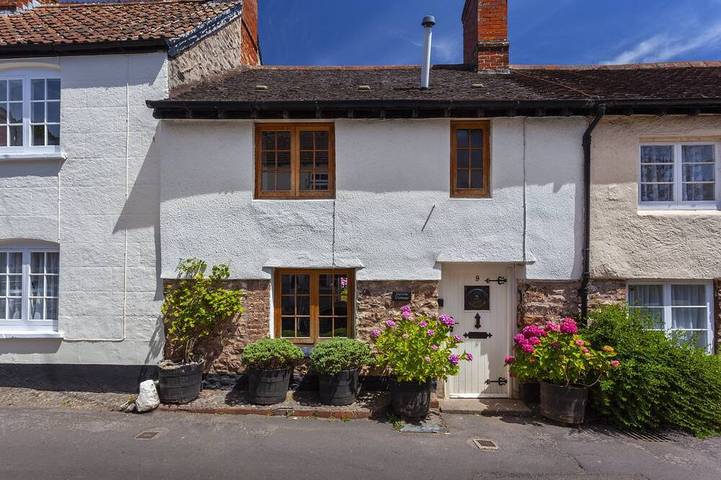 Log cabin for 4 people, with garden, with pets in Dunster