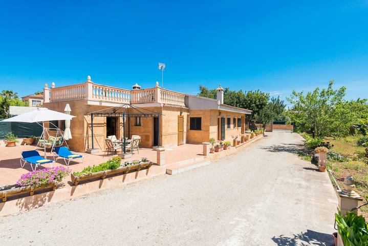 Familienfreundliche Villa "Ses Llegitimes" mit Pool in Son Daviu Nou, Marratxí