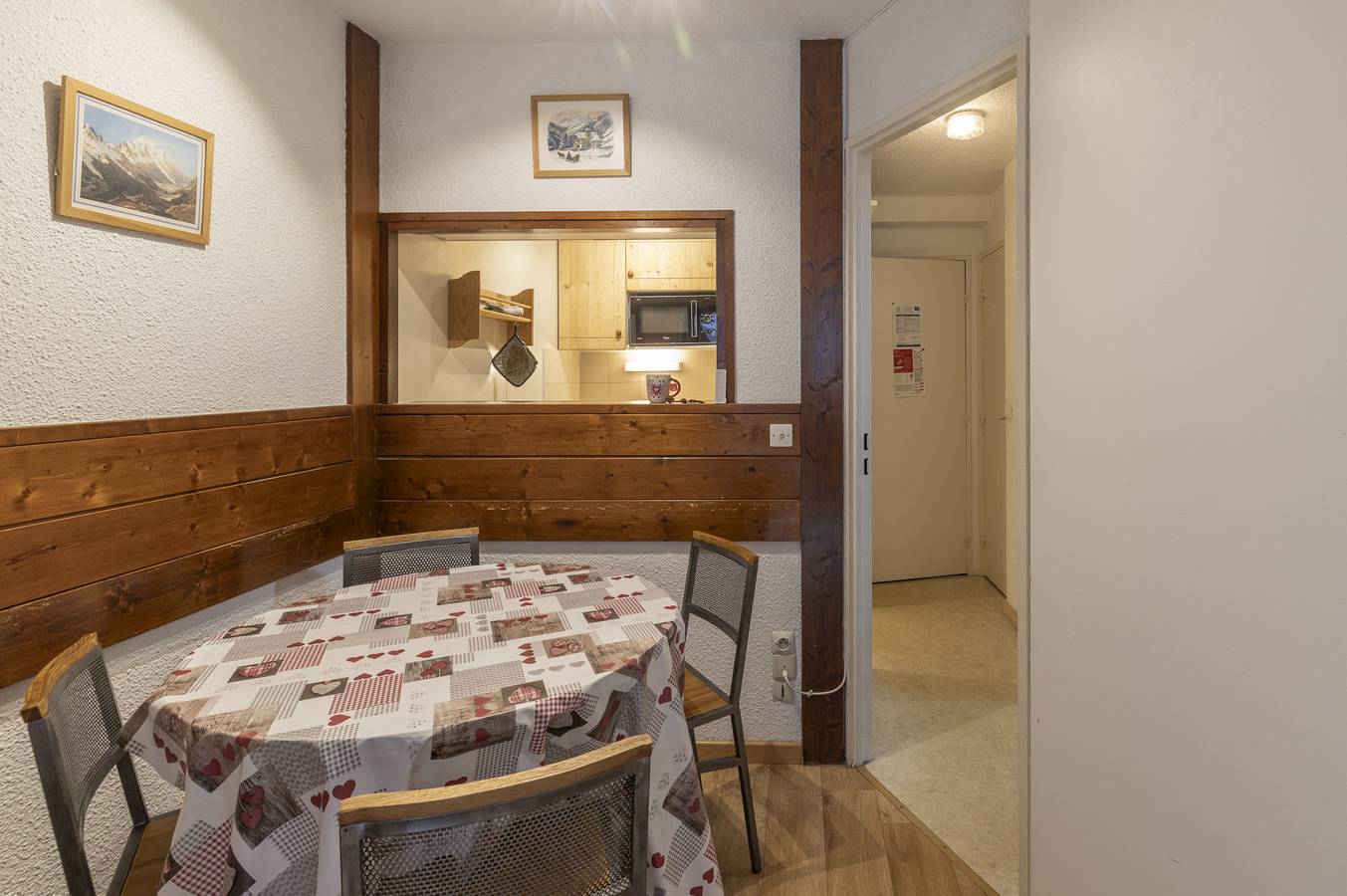 Appartement entier, Appartement 'Magnifique Studio Avec Vue' avec vue sur montagne et balcon in Chamonix-Mont-Blanc, Massif du Mont-Blanc