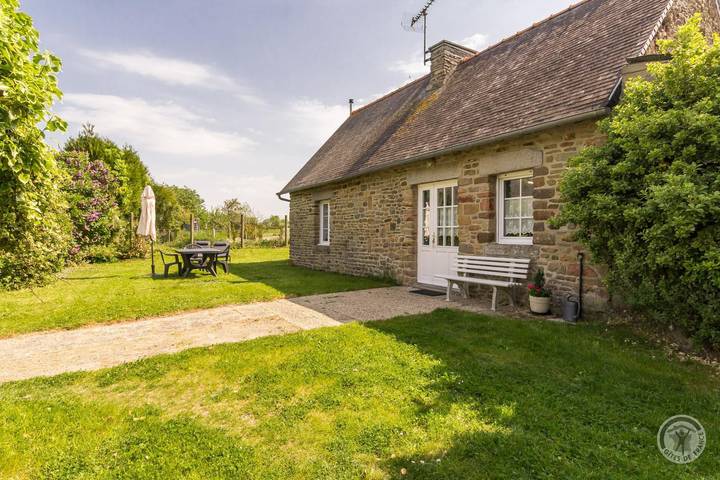 Gîte pour 2 personnes, avec jardin à Céaux