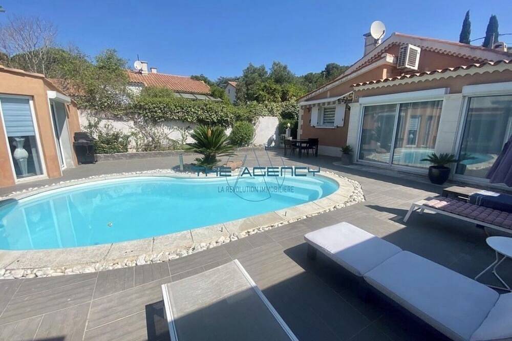 Villa with pool 200 m from the beach in Carry-le-Rouet, Istres und Umgebung