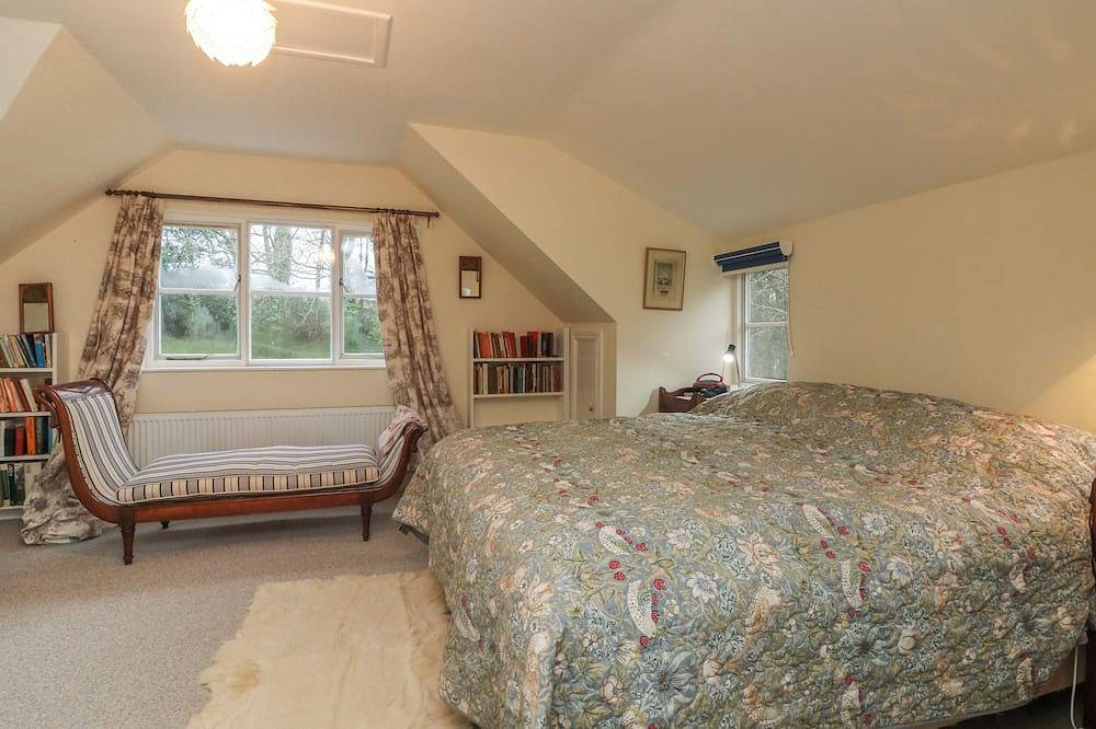 Laundry Cottage, pet friendly, character holiday cottage in Clovelly in Clovelly, Hartland Devon Heritage Coast