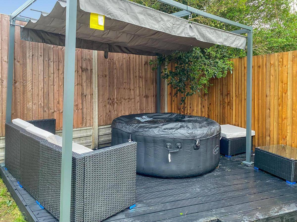 Three-Bedroom House in London, South East England