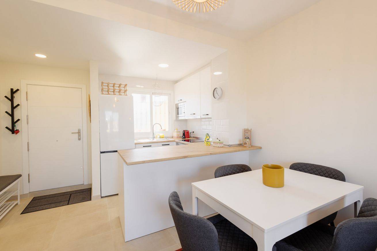 Ganze Wohnung, Gemütliche Wohnung; mit Meerblick, große private Terrasse, in der Nähe des Strandes; El Faro, Mijas in Mijas Costa, Mijas