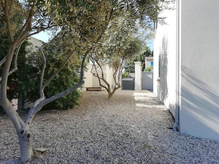Location de vacances pour 14 personnes, avec jardin ainsi que piscine et vue à Camaret-sur-Aigues - 3