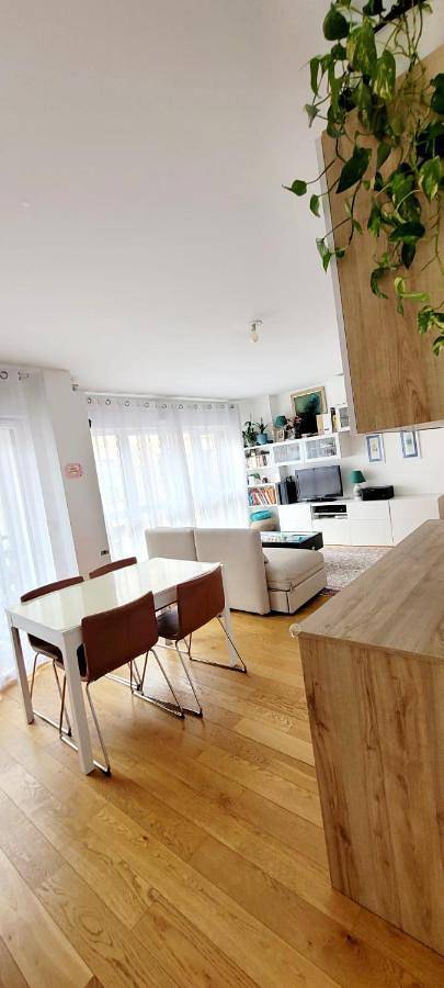 Appartement de vacances pour 5 personnes, avec vue et balcon à Asnières-sur-Seine