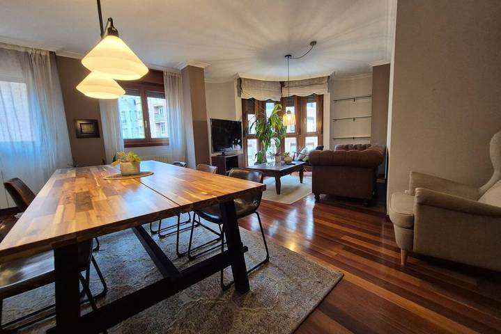 Apartamento entero, 1A137 Apartamento con encanto puerto deportivo in Distrito Centro (Gijón), Gijón