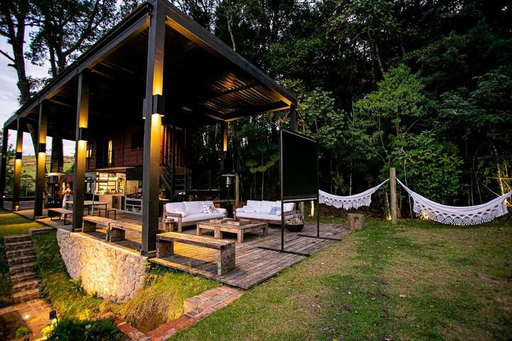Casas e apartamentos de temporada para 15 pessoas, com vista e jardim, com animais de estimação em Igaratá