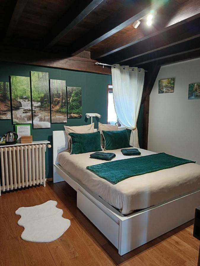 Chambre d’hôte pour 2 personnes, avec jacuzzi et jardin ainsi que sauna et piscine dans le Puy-de-Dôme - 2