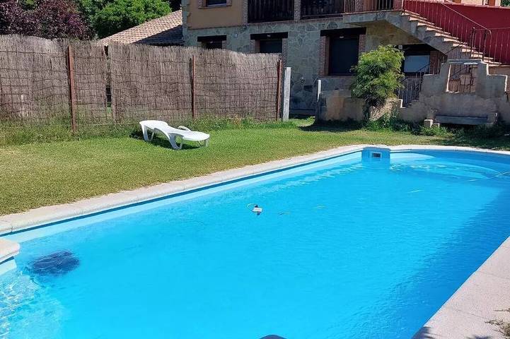 Villa für 14 Personen, mit Garten und Whirlpool - 1