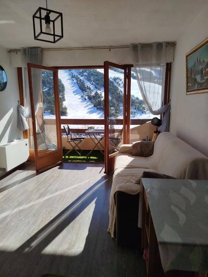 Appartement entier, One-Bedroom Apartment in Gréolières les Neiges, Gréolières
