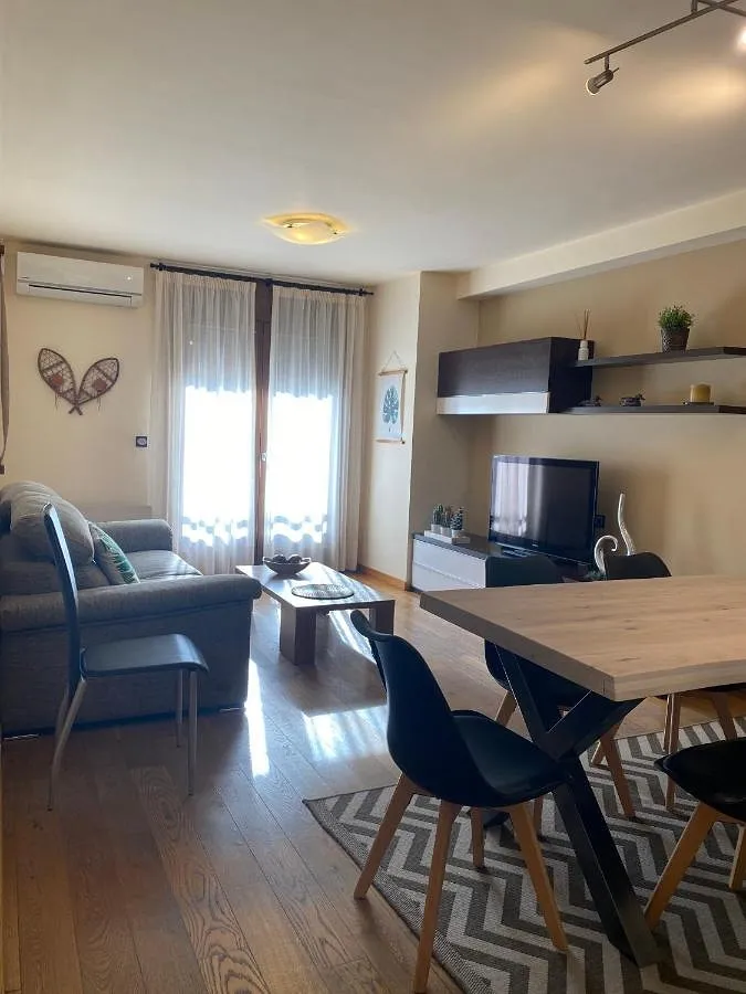 Holiday apartment for 5 people, with view and pool as well as garden - 1