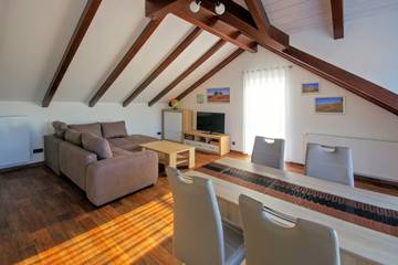 Ferienwohnung für 4 Personen, mit Garten, kinderfreundlich in Großräschen