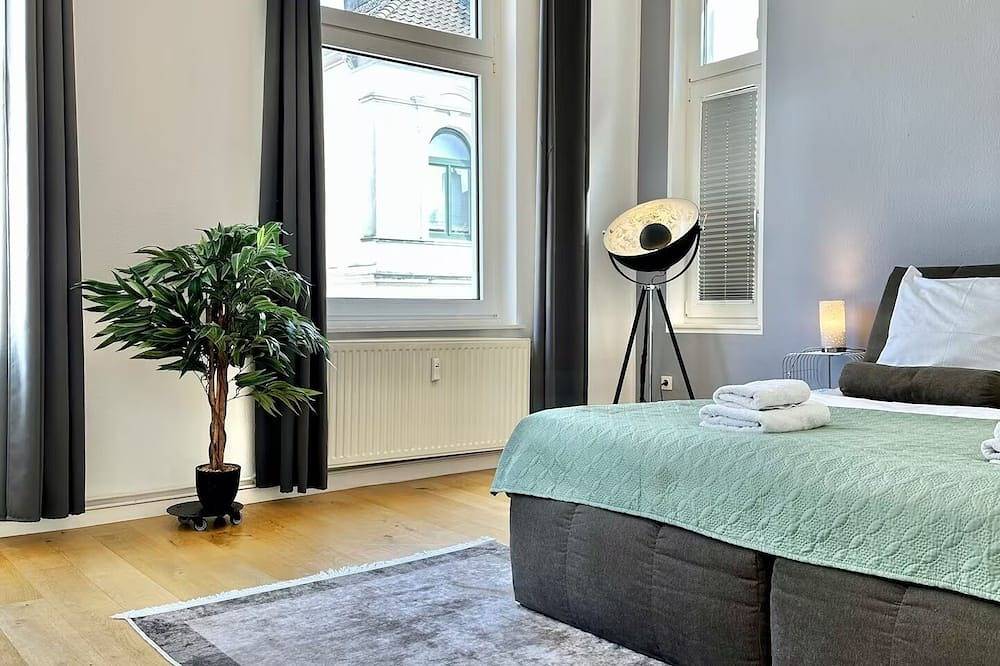 Ganze Wohnung, Geräumiges City-Apartment mit 2 Badezimmer und Parkplätzen in Oldenburg, Oldenburger Münsterland
