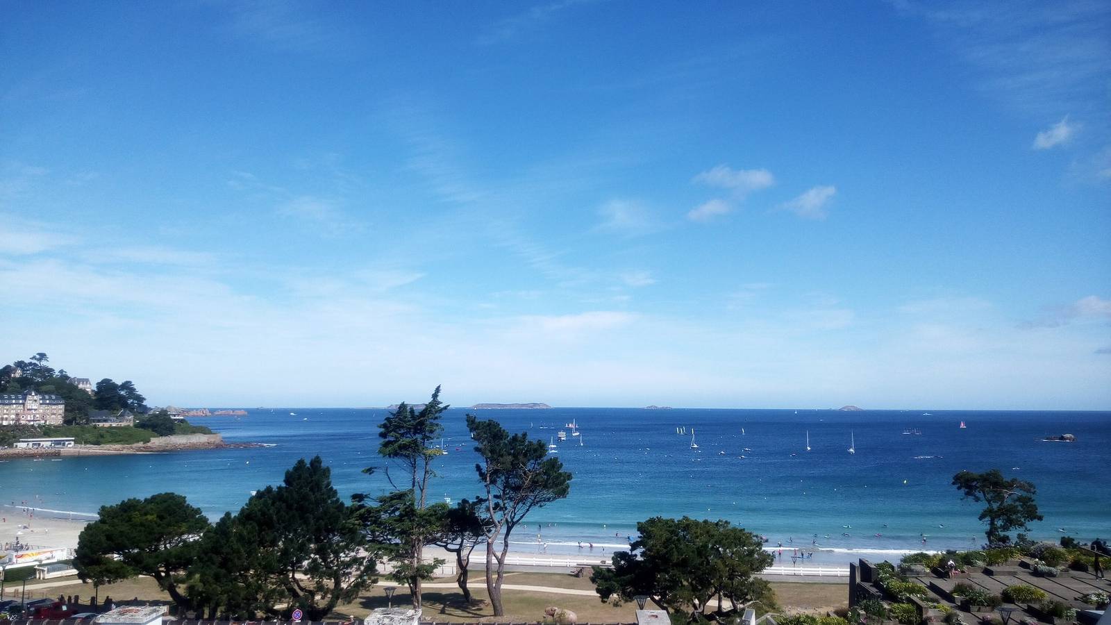 Maison 'Ti Bihan - Perros Guirec'" 3 étoiles 100m plage vue mer terrasse, jardin, garage privés in Perros-Guirec, Côte de Granit Rose