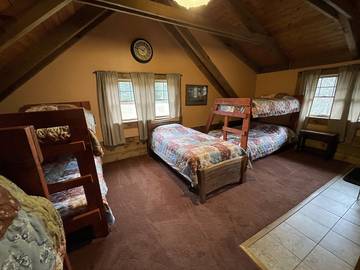 Vacation Home for 35 Guests in West Virginia, USA, Picture 3