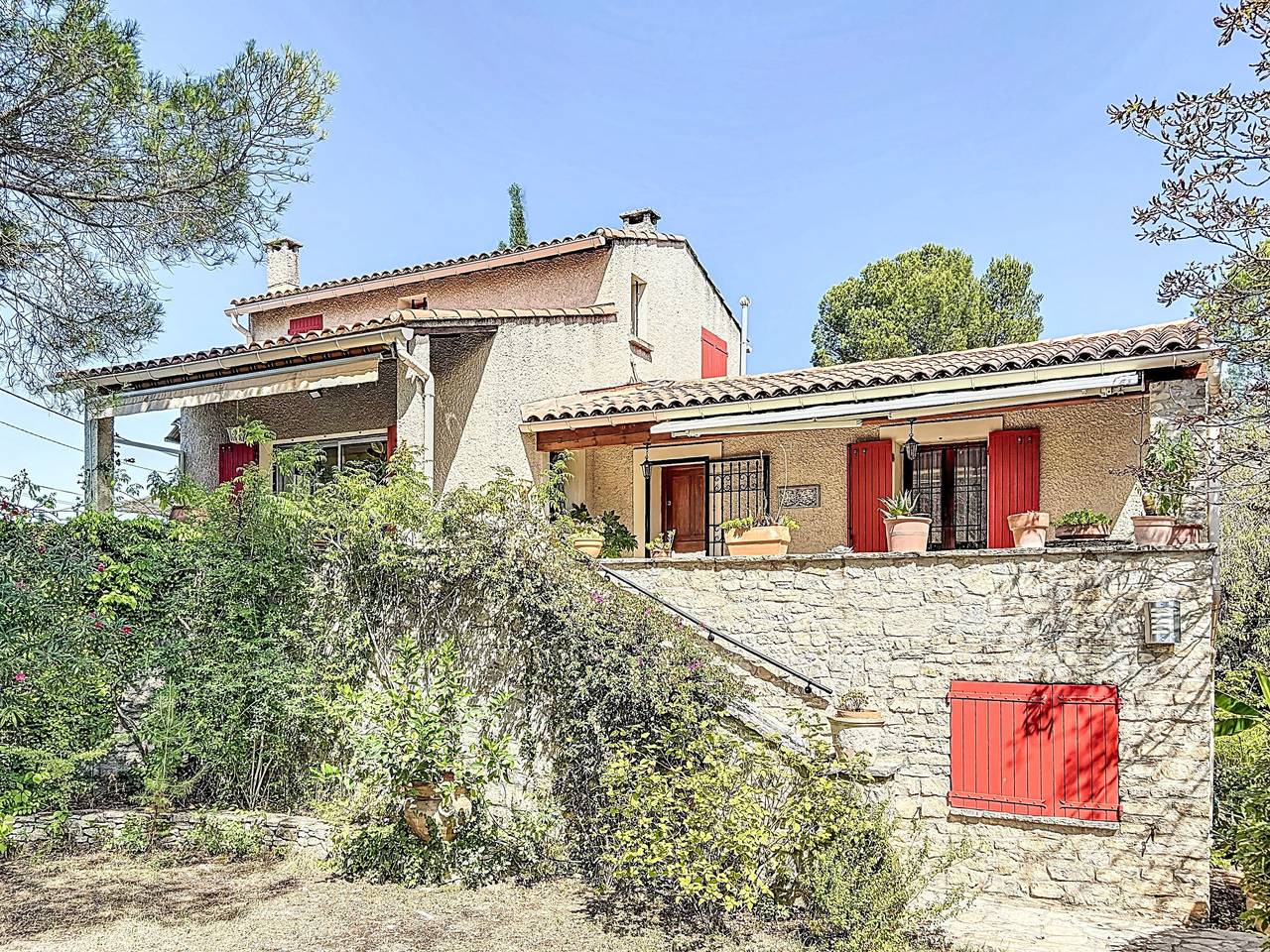 Maison De Vacances pour 12 Personnes dans Nîmes, Région de Nîmes