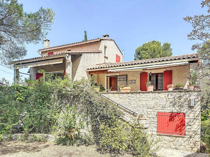 Maison de vacances pour 12 personnes, avec jardin et terrasse à Nîmes