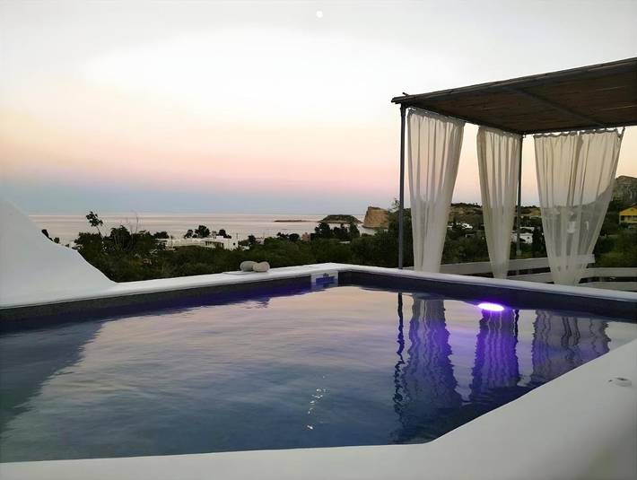 Bungalow voor 2 personen, with Whirlpool and Terras as well as Tuin and Zwembad op Rhodos